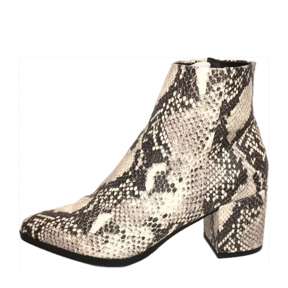 💕 Women’s Madden Girl Snake Skin Print Zippered Ankle Boots w/3” Block Heel